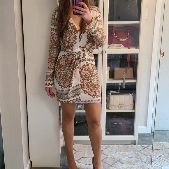 Boohoo Lottie Scarf Print Twist Wrap Shift Dress - Picture 3 of 11